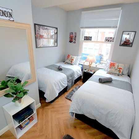 2 Bedroom Flat In Wood Green Piccadilly Line London Eksteriør bilde