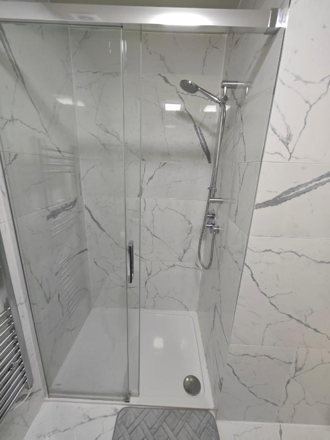 2 Bedroom Flat In Wood Green Piccadilly Line London Eksteriør bilde