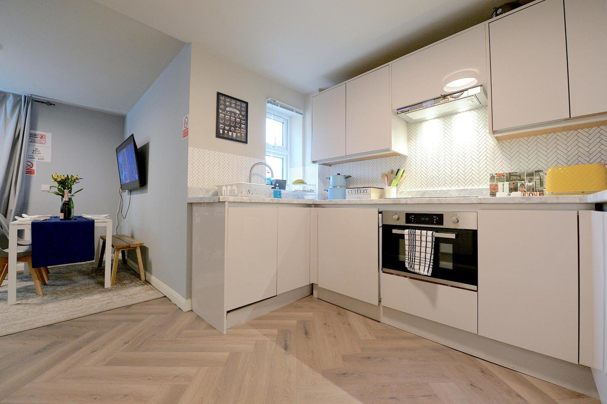 2 Bedroom Flat In Wood Green Piccadilly Line London Eksteriør bilde
